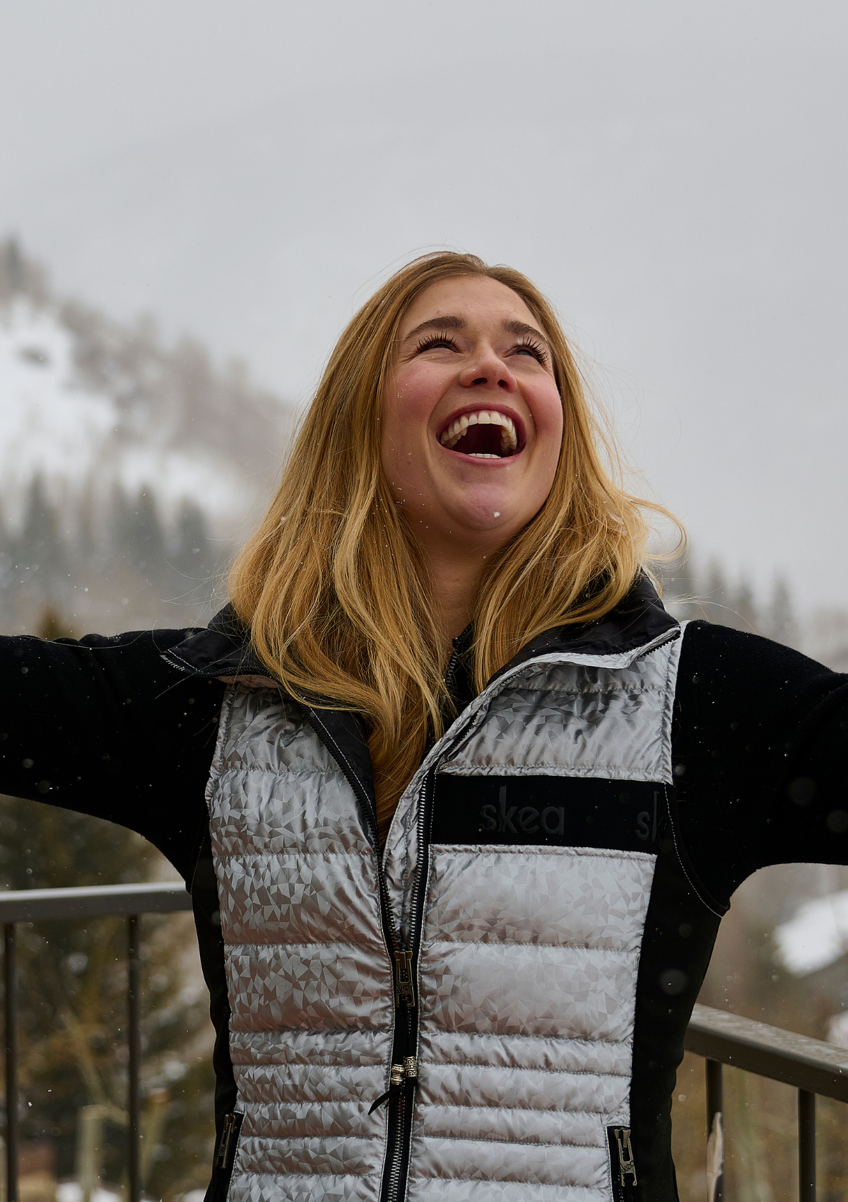 ski jackets, ski pants, luxury skiwear, ski apparel, ski fashion, fur ski apparel, fur trim, Cosmic Vest, Skea Limited, Skea Limited - Skea Limited
