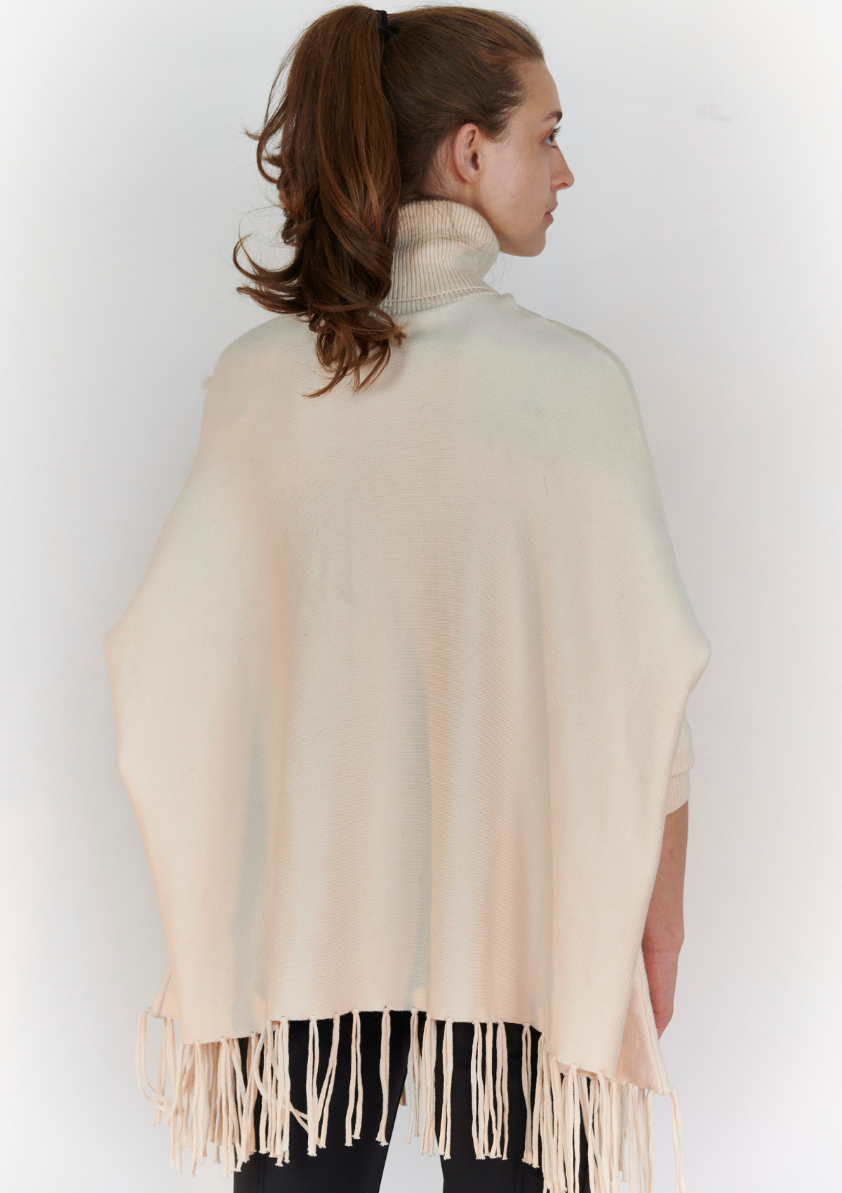 ski jackets, ski pants, luxury skiwear, ski apparel, ski fashion, fur ski apparel, fur trim, Fringe Shawl, Skea Limited, Skea Limited - Skea Limited