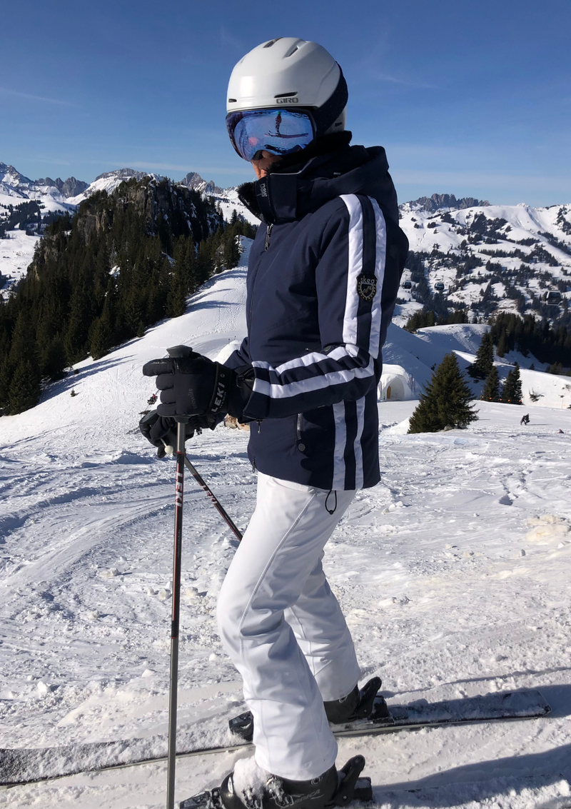 Black on sales black ski outfit