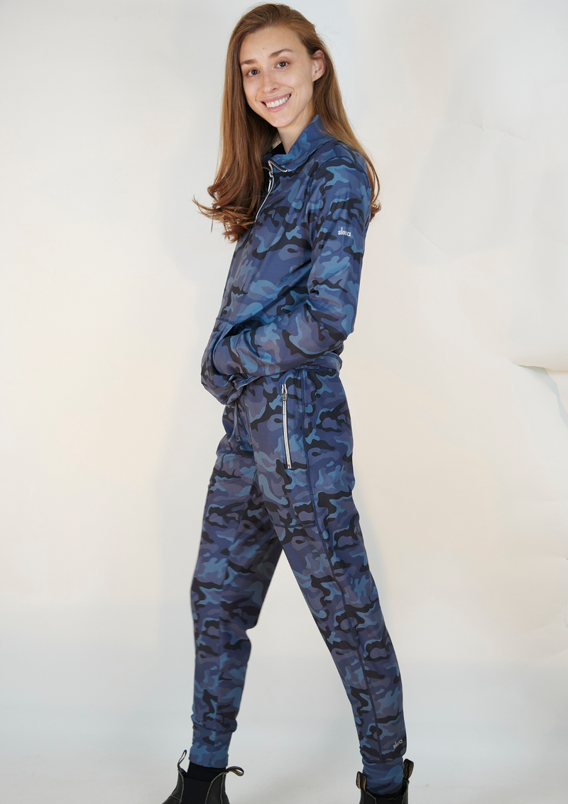 ski jackets, ski pants, luxury skiwear, ski apparel, ski fashion, fur ski apparel, fur trim, Jamie Zip Pullover, Skea Limited, Skea Limited - Skea Limited