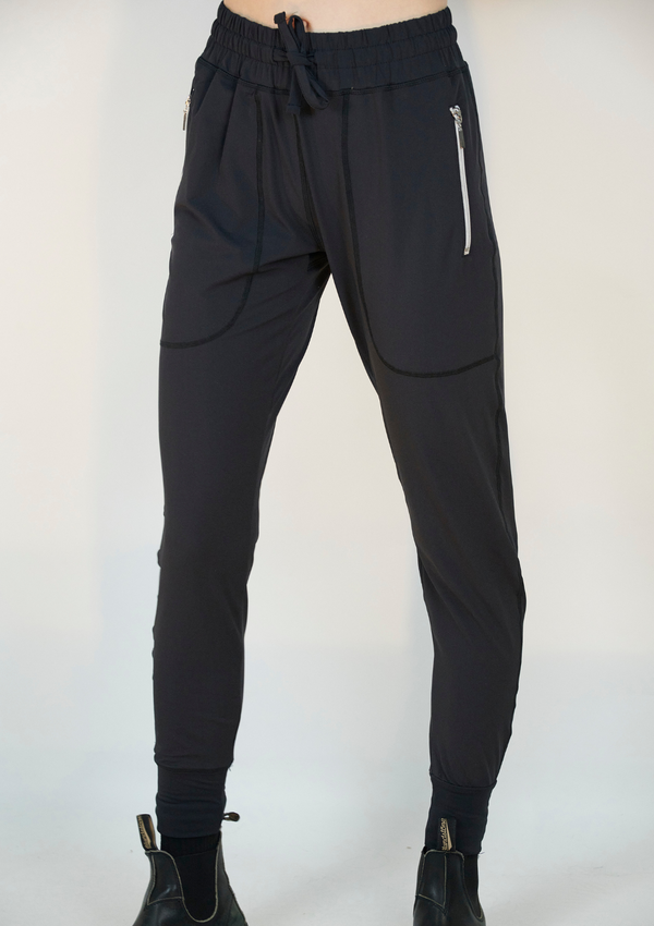 ski jackets, ski pants, luxury skiwear, ski apparel, ski fashion, fur ski apparel, fur trim, Julie Jogger, Skea Limited, Skea Limited - Skea Limited