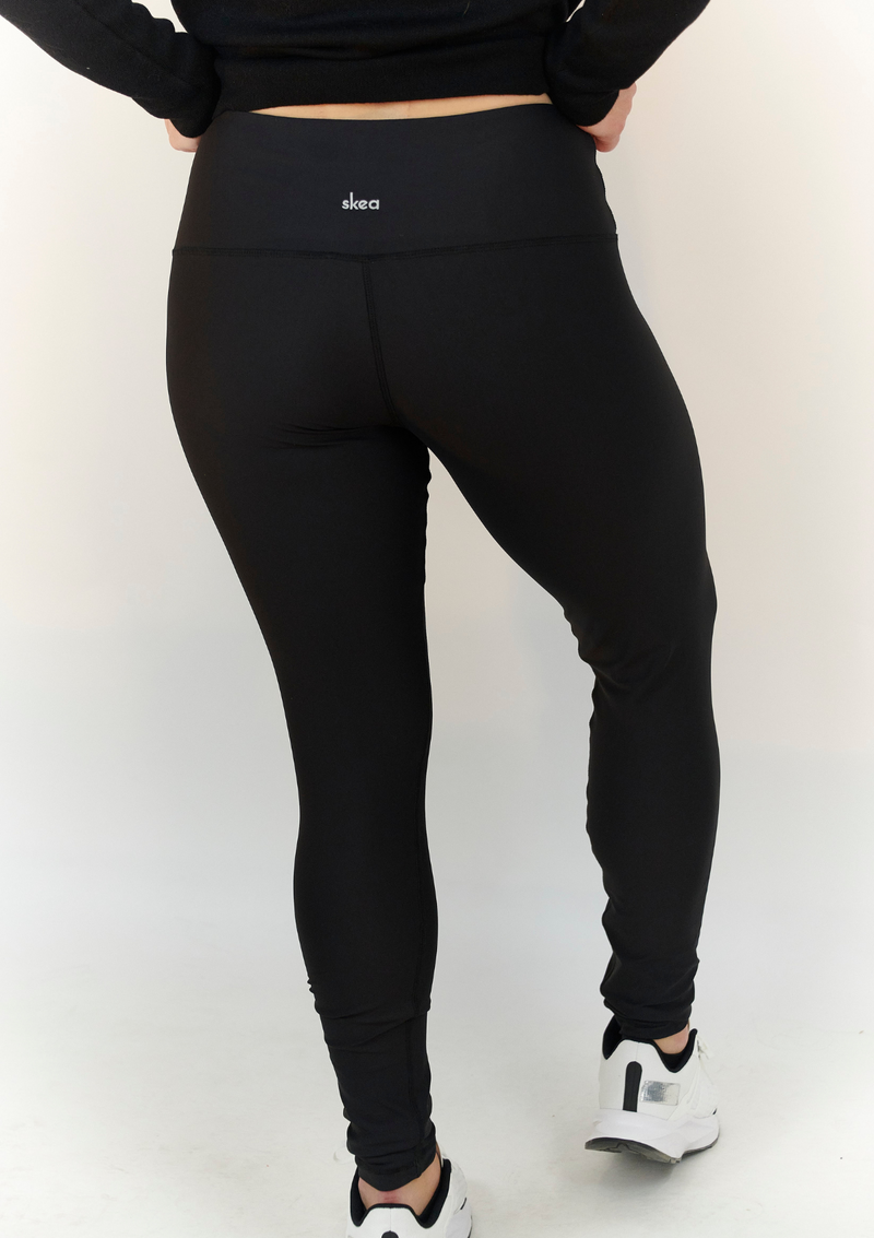ski jackets, ski pants, luxury skiwear, ski apparel, ski fashion, fur ski apparel, fur trim, Leggie, Skea Limited, Skea Limited - Skea Limited