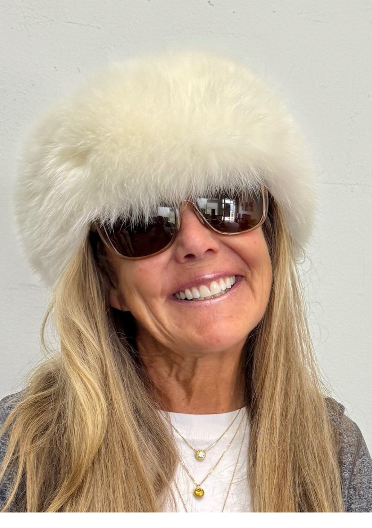 ski jackets, ski pants, luxury skiwear, ski apparel, ski fashion, fur ski apparel, fur trim, Real Fur Headbands, Skea Limited, Skea Limited - Skea Limited