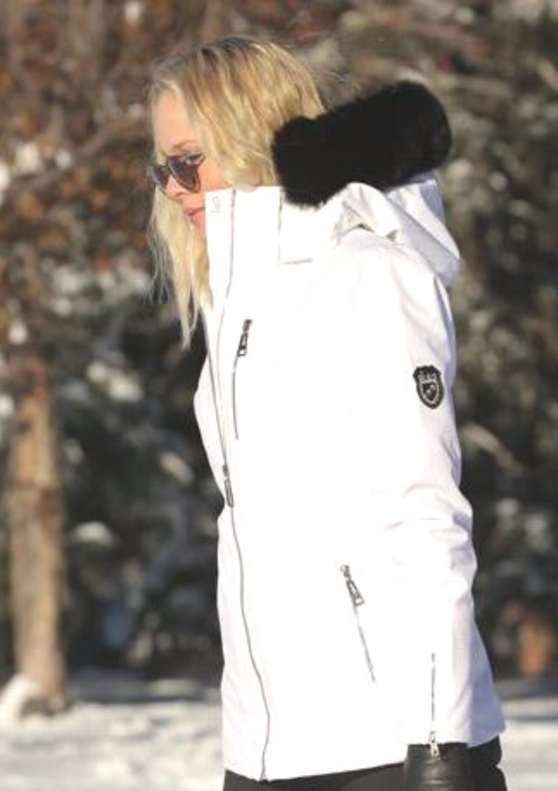 White snow jacket sales with fur hood