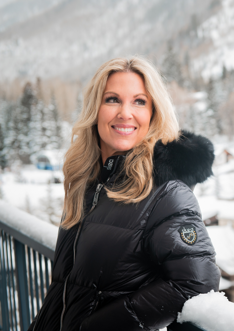 Ladies ski jacket top with fur hood